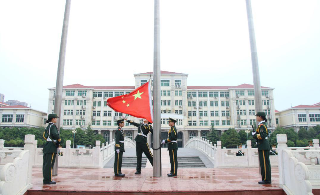 英才校区升旗仪式